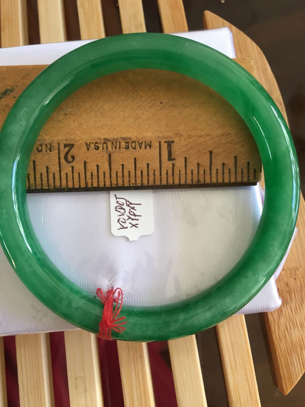 Green Jadeite Bangle — Classic Round