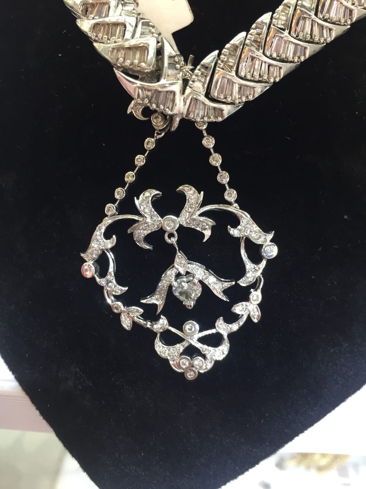 Diamond Floral Openwork Pendant Necklace