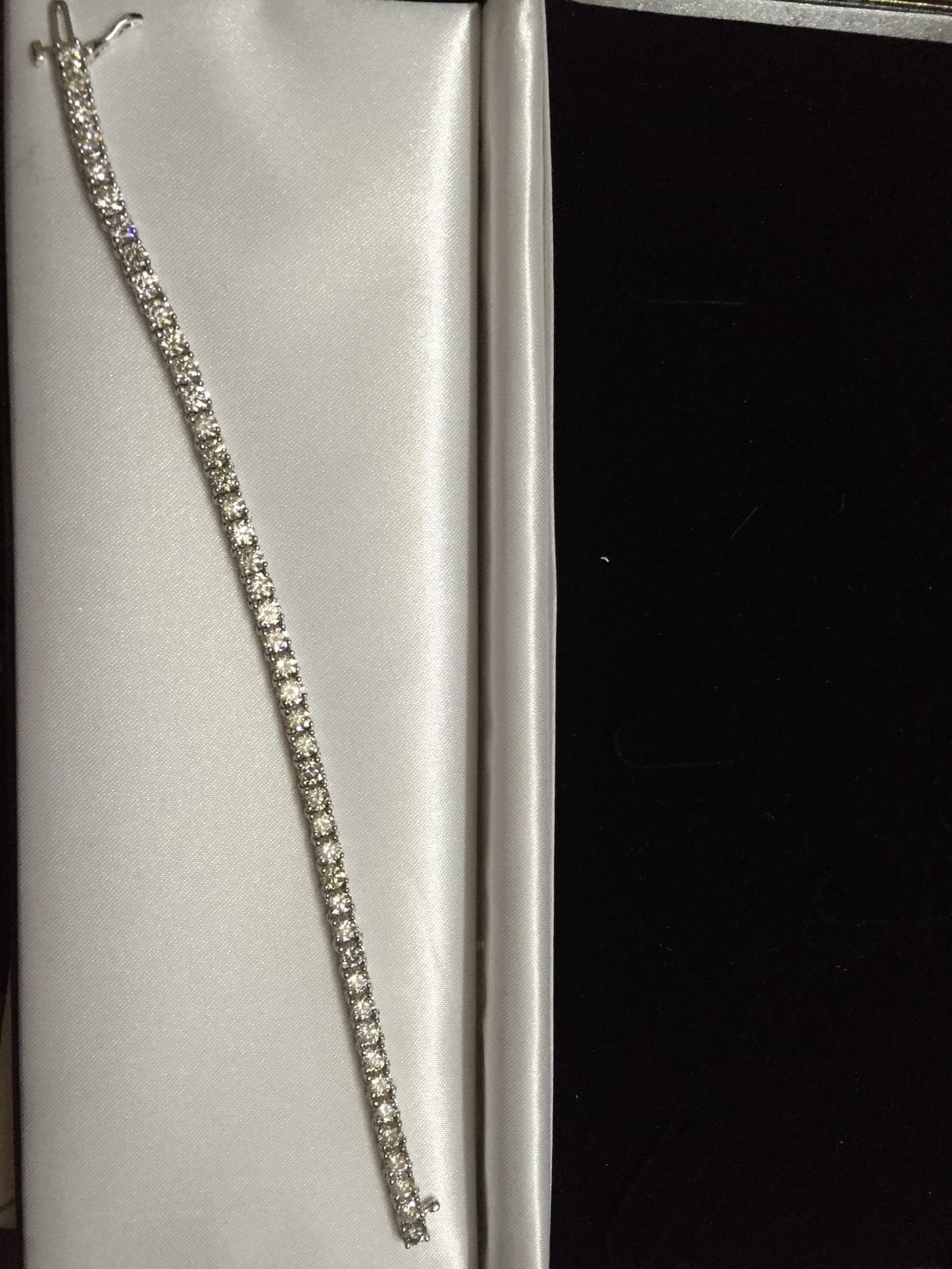Diamond Tennis Bracelet — Classic